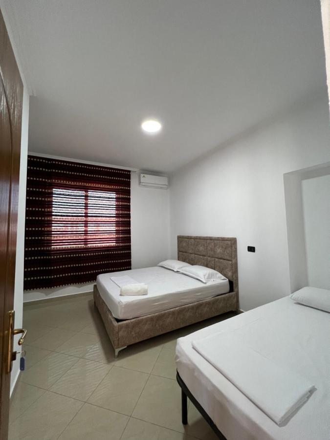 Guest House Il Palazzo Дуррес Екстер'єр фото
