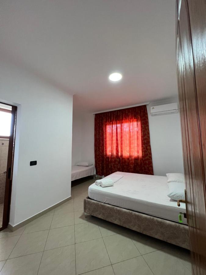 Guest House Il Palazzo Дуррес Екстер'єр фото