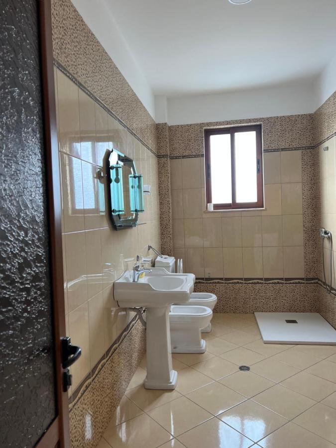 Guest House Il Palazzo Дуррес Екстер'єр фото