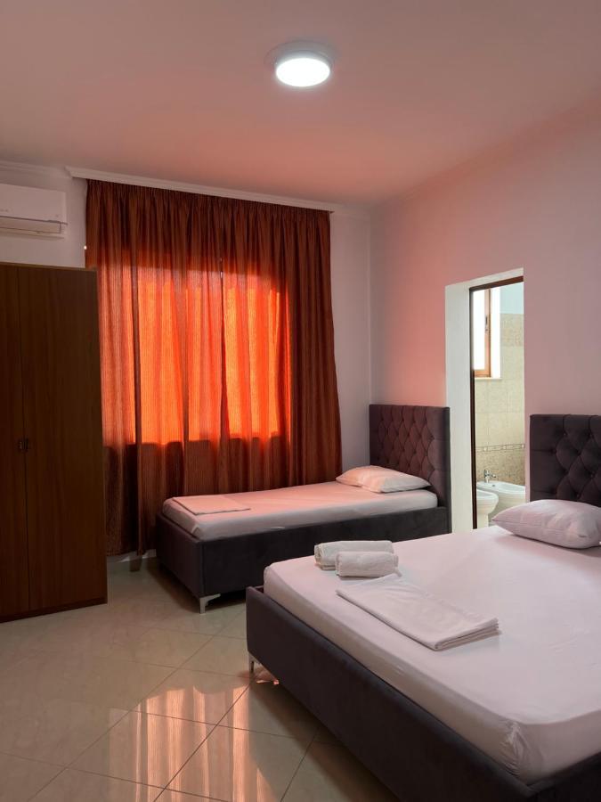 Guest House Il Palazzo Дуррес Екстер'єр фото