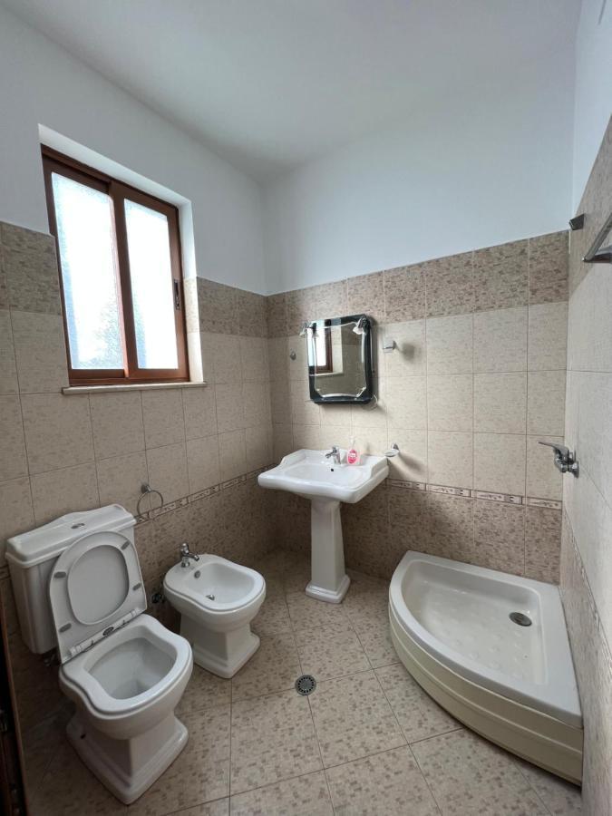 Guest House Il Palazzo Дуррес Екстер'єр фото